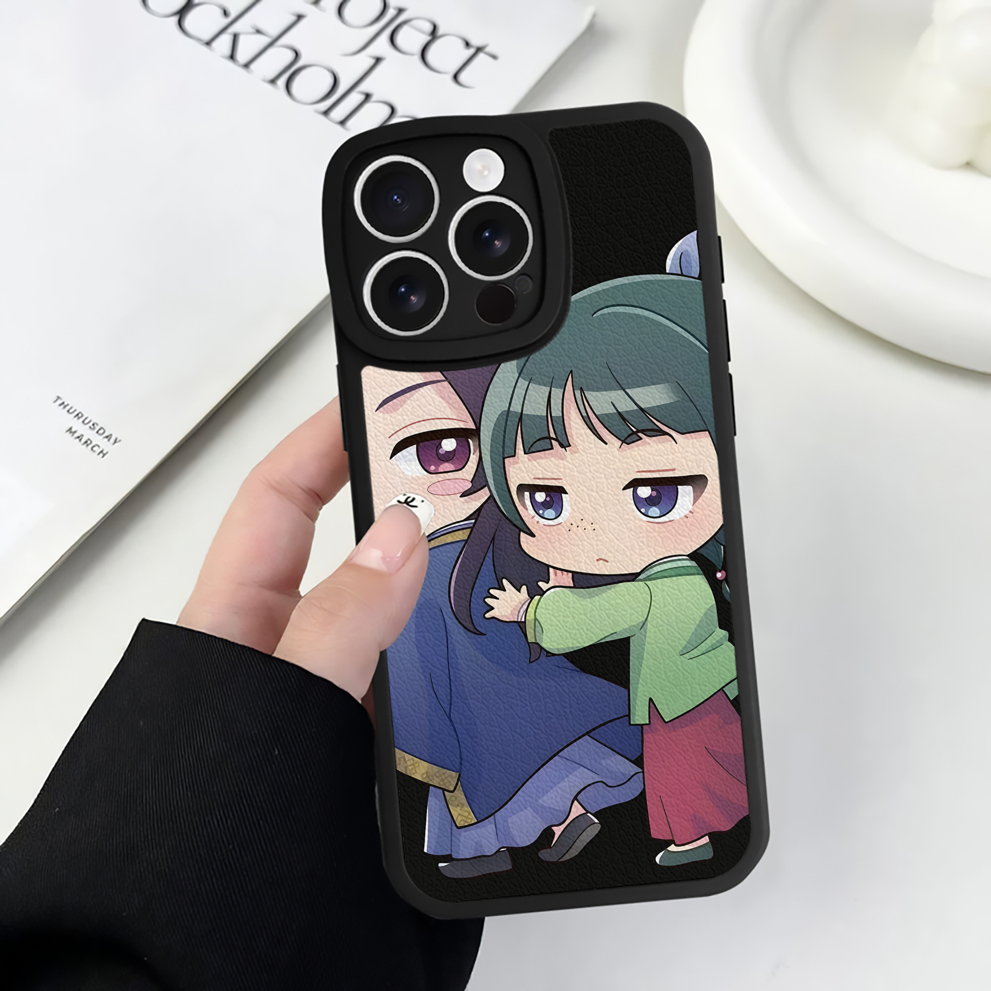 （画像用） 薬屋のひとりごと The Apothecary Diaries 【iPhone 16シリーズ対応】シリコンスマホケース（レザー調） 材質：シリコン